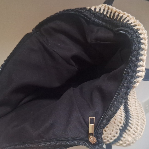 Striped Chic Woven Tote Bag - Picture 6 of 6